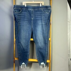 Torrid lean Jean pull on dark wash denim jeans. Distressed ankle. Size 5X. EUC.